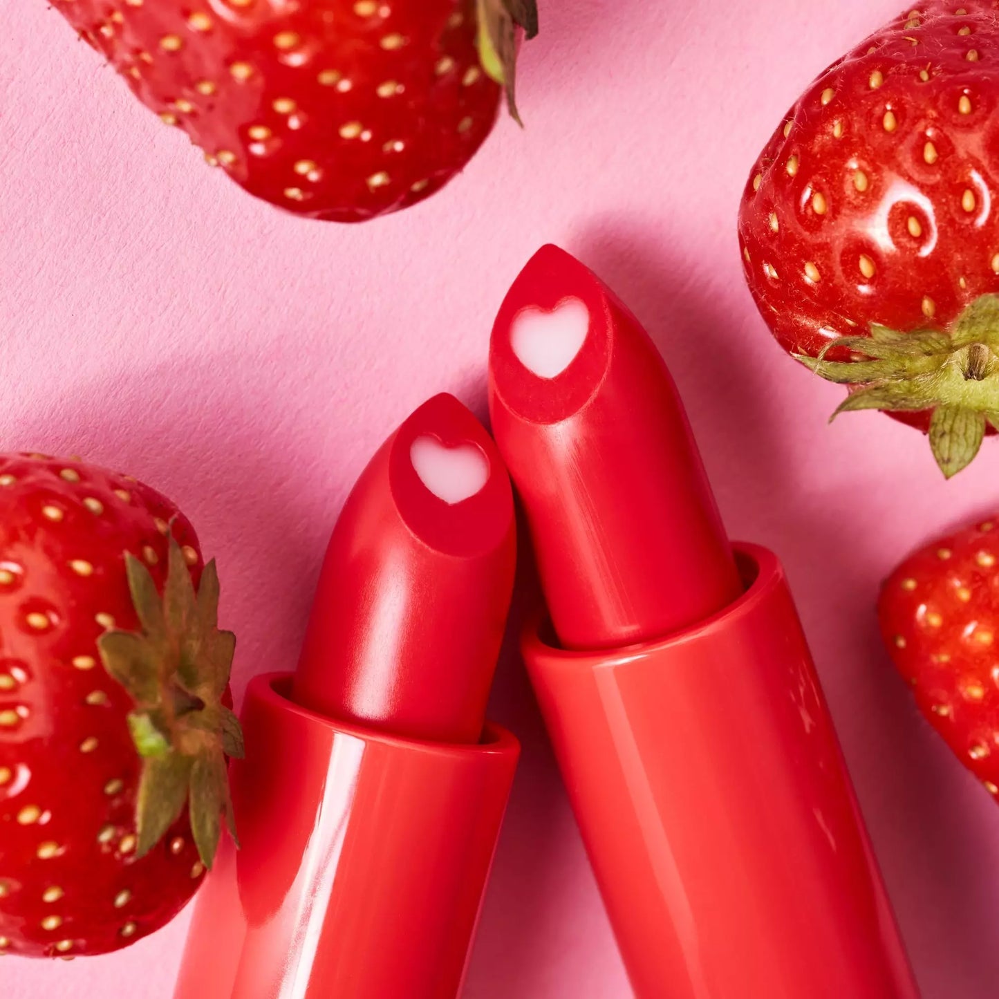 Essence HEART CORE fruity lip balm 02 sweet strawberry