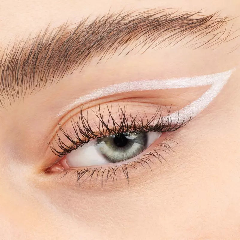 Essence Stay & Play matita eyeliner in gel 04 Ice Ice Baby