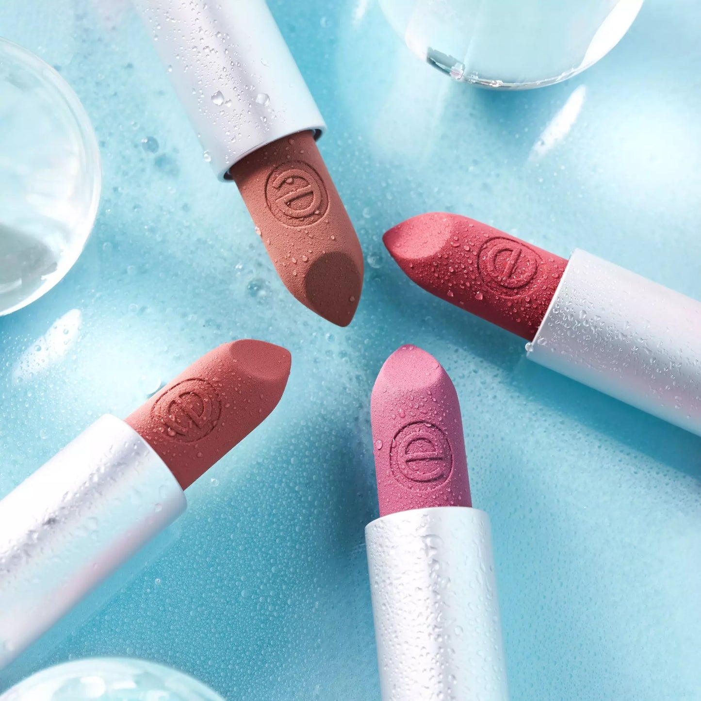 Essence Hydra MATTE lipstick 401 Mauve-ment 