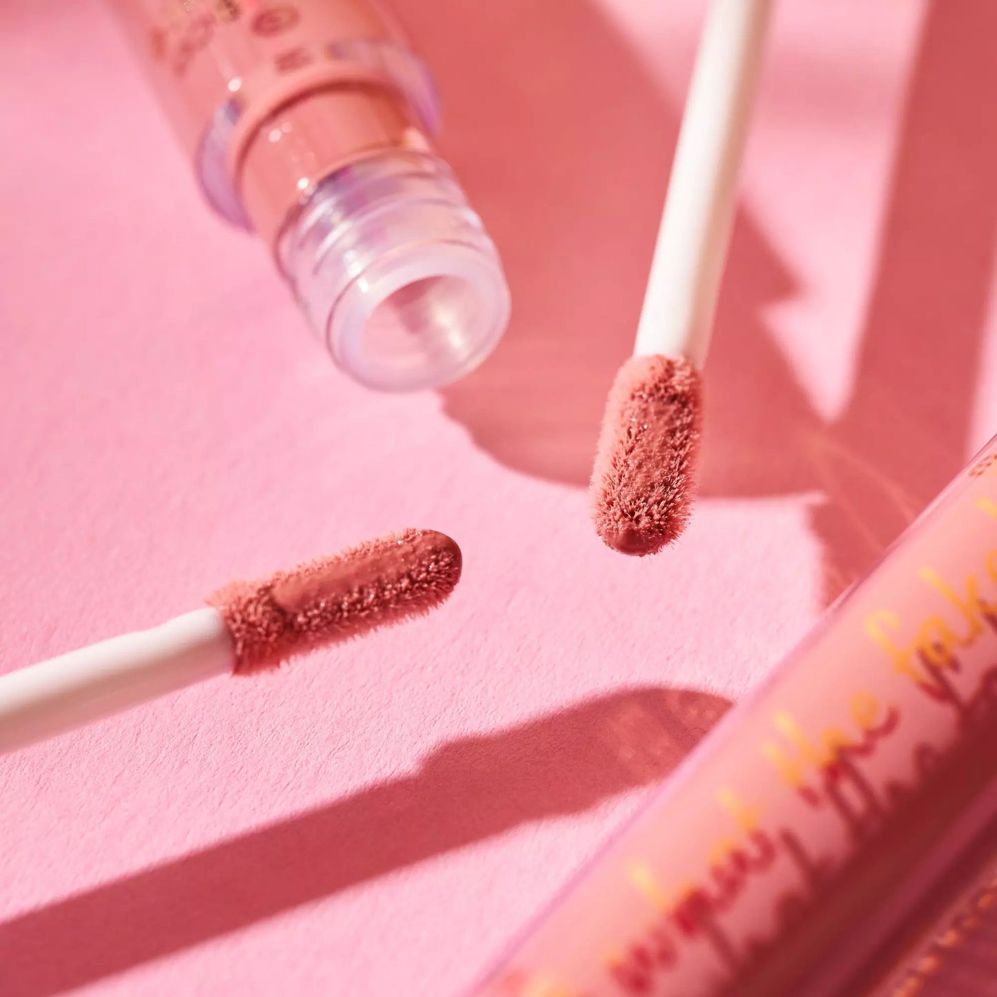 Essence What the fake! LIP GLOSS WITH VOLUMIZING EFFECT 02 oh my nude 
