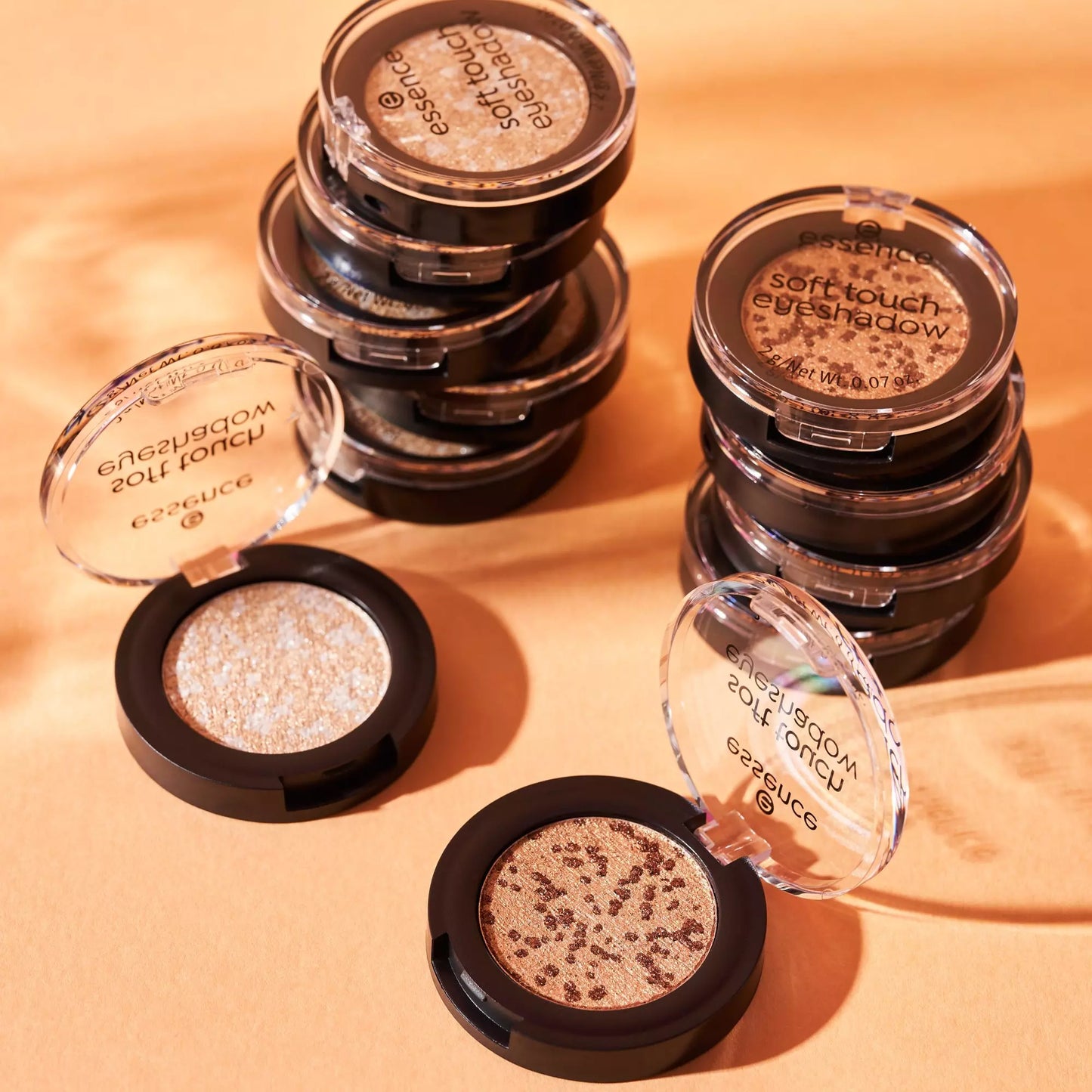 Essence Soft touch eyeshadow 08 cookie jar 