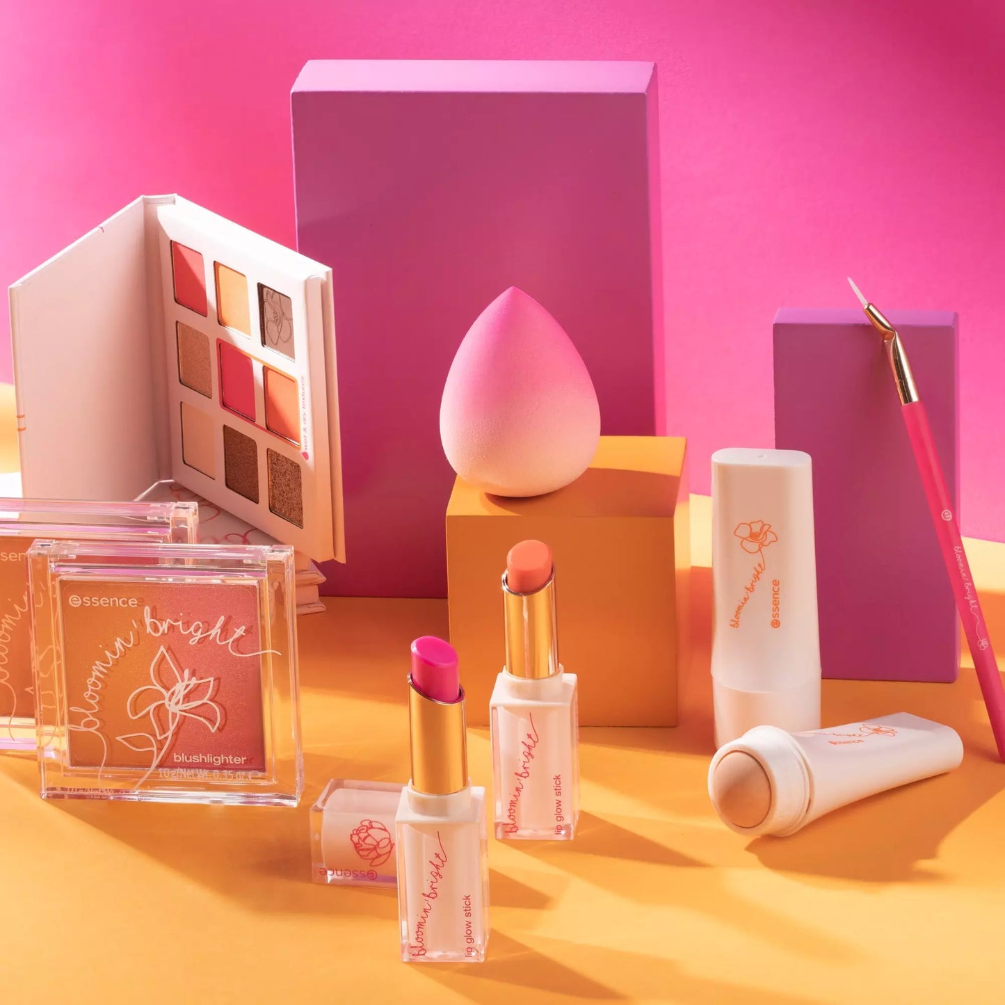 Essence bloomin' bright pennellino a punta fine per eyeliner