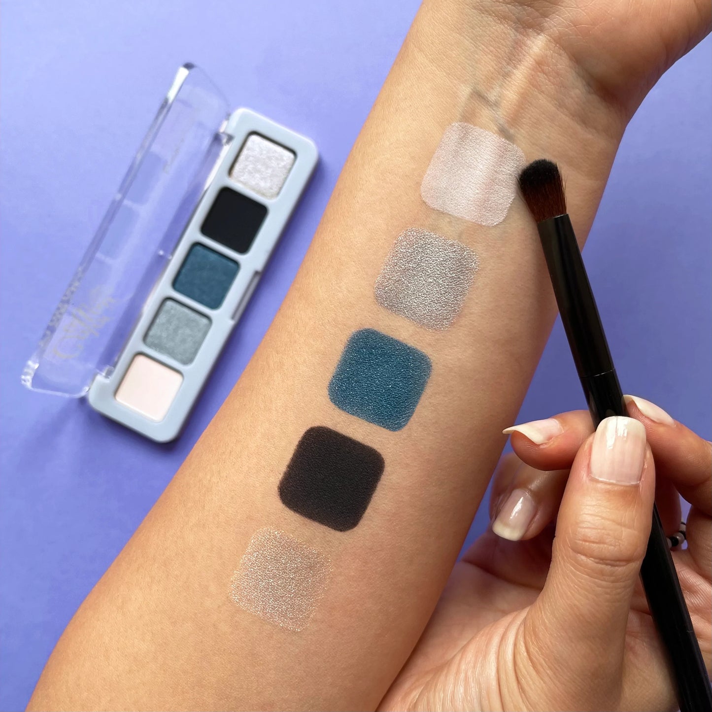 BellaOggi COLOR AFFAIR PALETTE 04 grey